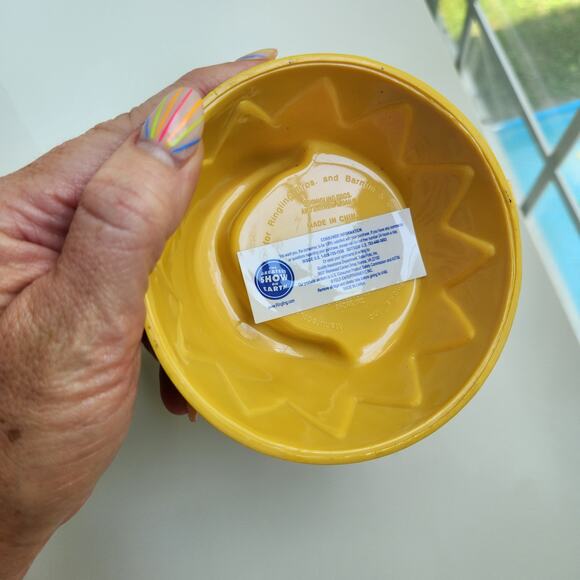 Vintage Y2K Circus Animal Mugs – Ringling Bros. Barnum & Bailey Collectibles - Picture 7 of 8